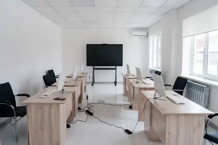 Серик Шапкенов ознакомился с новым зданием центра активного долголетия в Атырау (7)