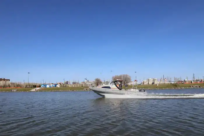 Безопасность на Есиле обеспечивают столичные спасатели (4)