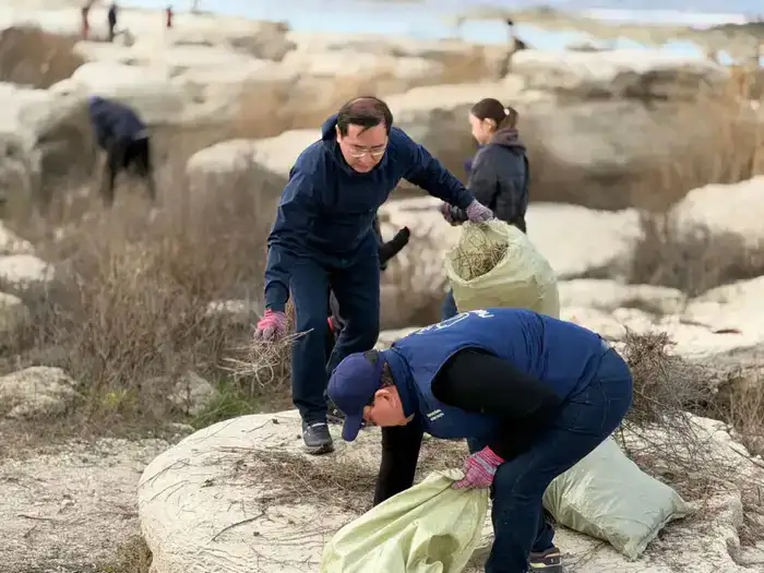 В Мангистауской области прошёл масштабный субботник с участием около 8000 человек (2)