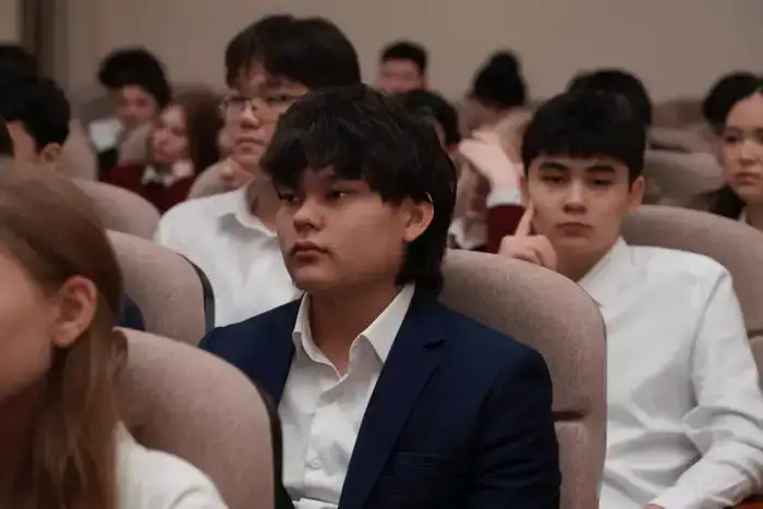 «У легких денег тяжелые последствия»: в Астане школьникам и студентам колледжей показали короткометражный фильм (3)