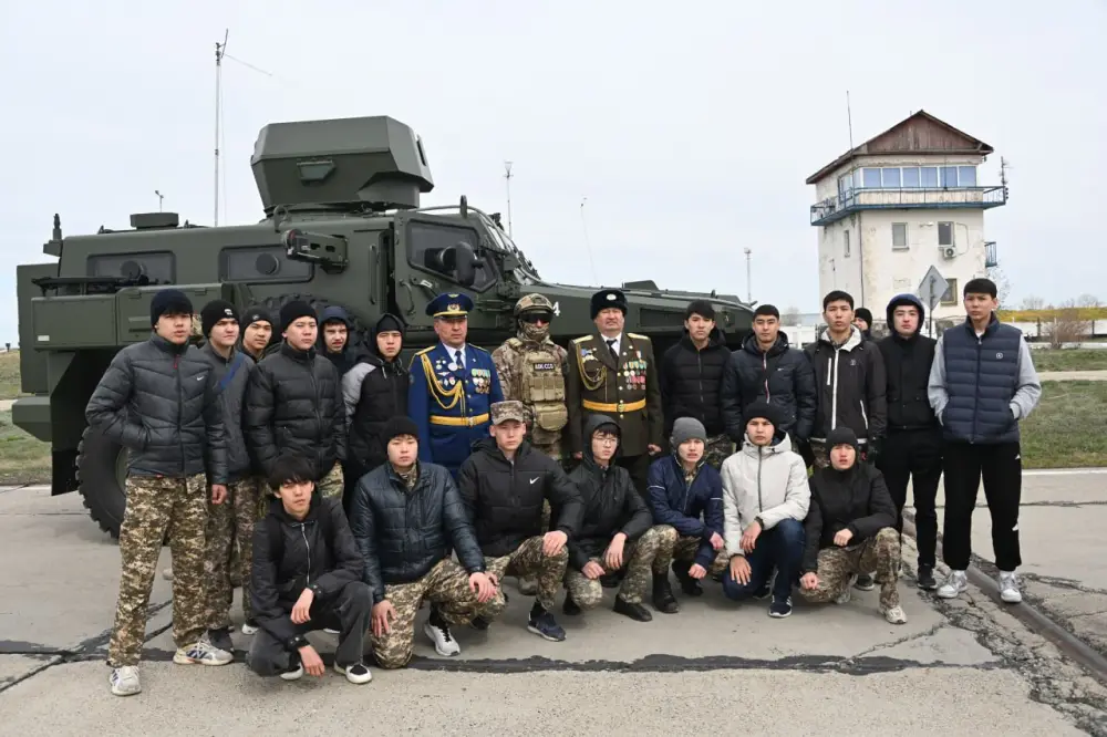 Более 15 тысяч казахстанцев посетили воинские части в День открытых дверей (3)