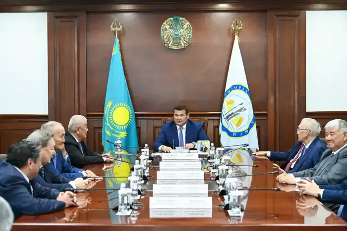 Признание труда ветеранов: важный шаг к уважению и поддержке людей труда в регионе