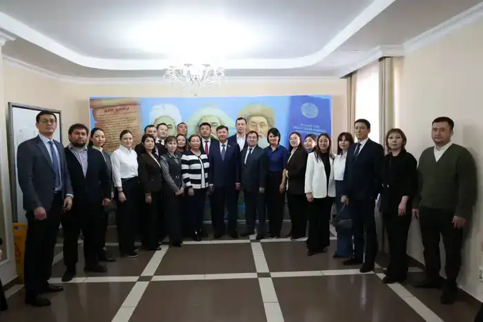 В Академии правосудия состоялась гостевая лекция заместителя Председателя Сената Парламента Республики Казахстан Жакипа Асанова на тему «ФКТ: 3 столпа успеха» (5)