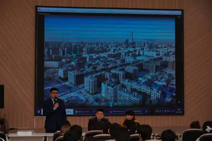 «У легких денег тяжелые последствия»: в Астане школьникам и студентам колледжей показали короткометражный фильм (2)