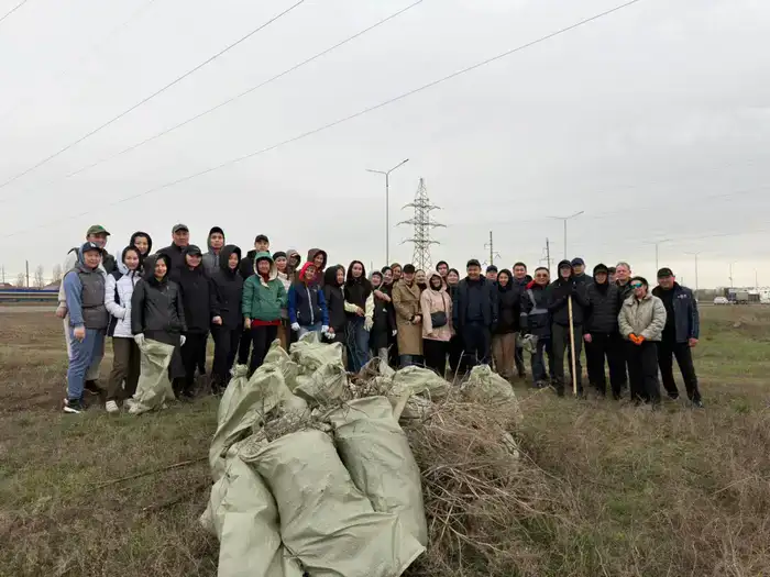 Таза Қазақстан: около 40 тысяч актюбинцев приняли участие в субботниках (3)