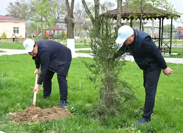 ТУРКЕСТАН: В ЖЕТЫСАЕ В ПРОВЕДЁННОМ МАССОВОМ СУББОТНИКЕ «ТАЛМЕН ТҮЛЕГЕН ТУҒАН ЖЕР» ПРИНЯЛИ УЧАСТИЕ ОКОЛО 2 ТЫСЯЧ ЖИТЕЛЕЙ (2)
