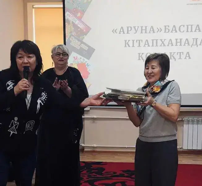 В библиотеке Караганды стартовали встречи детей с казахстанскими издателями (4)