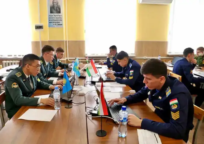 Курсанты Минобороны Казахстана стали призерами международной олимпиады по информатике (2)