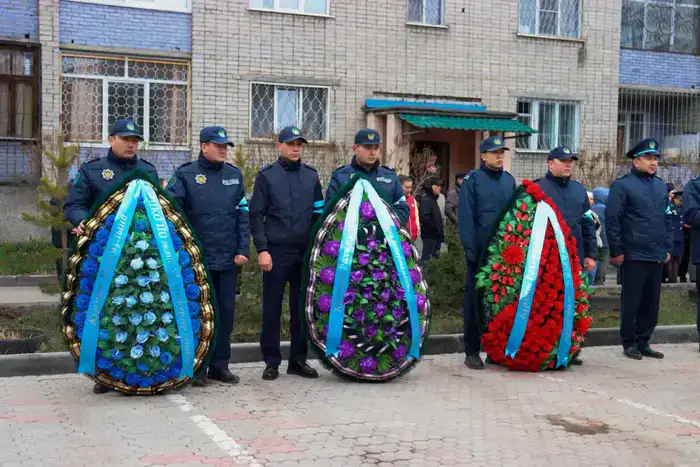 В областном центре Восточного Казахстана простились с Курматом Рахимовым (8)