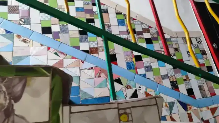 Дом, где живёт сказка: карагандинка украшает стены мозаикой (5)