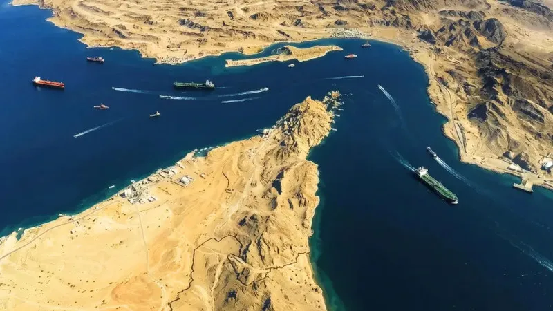 Иран усиливает контроль над Ормузским проливом: последствия для международной торговли и безопасности в регионе Шымкенте