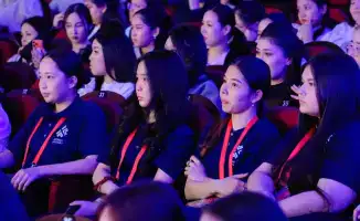 Студенты Астаны зажгли на фестивале КВН-лиги «ЖасStar»