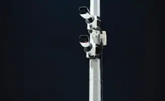 В Астане запущены AI-камеры для выявления непристёгнутых ремней и использования телефонов за рулём