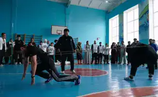 Национальные спортивные соревнования Бала Толагай в Астане