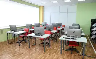 Школьники Костаная участвуют в квизе «IT brAInstorm», раскрывая потенциал в IT-сфере