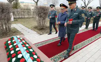 Церемония возложения цветов Национальной гвардией в честь воинов Казбата