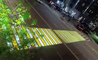 В Алматы на ул. Сатпаева установлено новое проекционное освещение для пешеходов