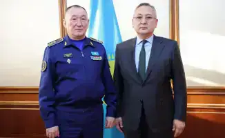 В Астане министр обороны Казахстана Даурен Косанов встретился с Генсеком ОДКБ Таалатбеком Масадыковым для обсуждения вопросов безопасности.