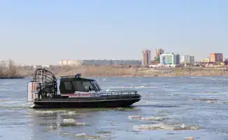 Спасатели МЧС проводят рейды на Иртыше для обеспечения безопасности