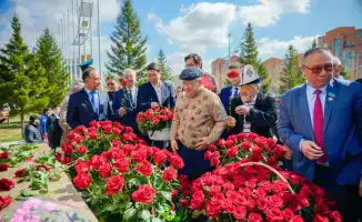 В Астане отметили вклад Каныша Сатпаева в науку на церемонии возложения цветов