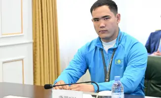 Ключи от квартиры вручили призеру Сурдлимпийских игр Рамазану Абдрасилу в знак признания его достижений