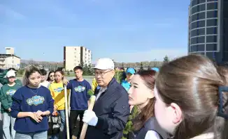 В Жетісу прошел субботник, на котором высадили более 8 тысяч деревьев