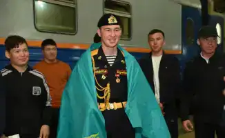 Возвращение морских волков: в Туркестане встретили героев морской пехоты