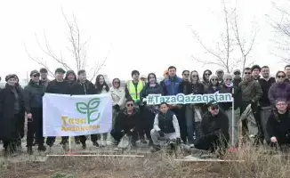 Уборка на берегу реки Акбулак