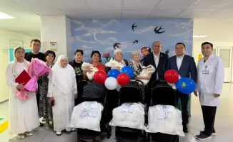 Семья в Туркестане празднует рождение тройни после 15 лет ожидания