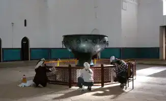 Масштабная уборка у мавзолея Ходжи Ахмеда Ясави: сотрудники музея активно участвуют в мероприятии
