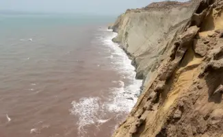 Первый круизный лайнер прошёл через Ормузский пролив после начала конфликта на Ближнем Востоке