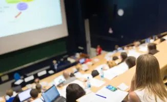 Неэффективные преподаватели без навыков ИИ в Казахстане: мнение министра науки