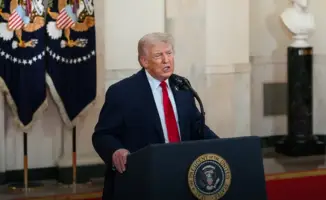 Президент США Дональд Трамп и первая леди Мелания экстренно эвакуированы с ужина в Вашингтоне
