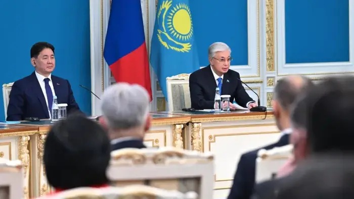 Токаев и президент Монголии обсудили общее наследие двух стран на совместном брифинге