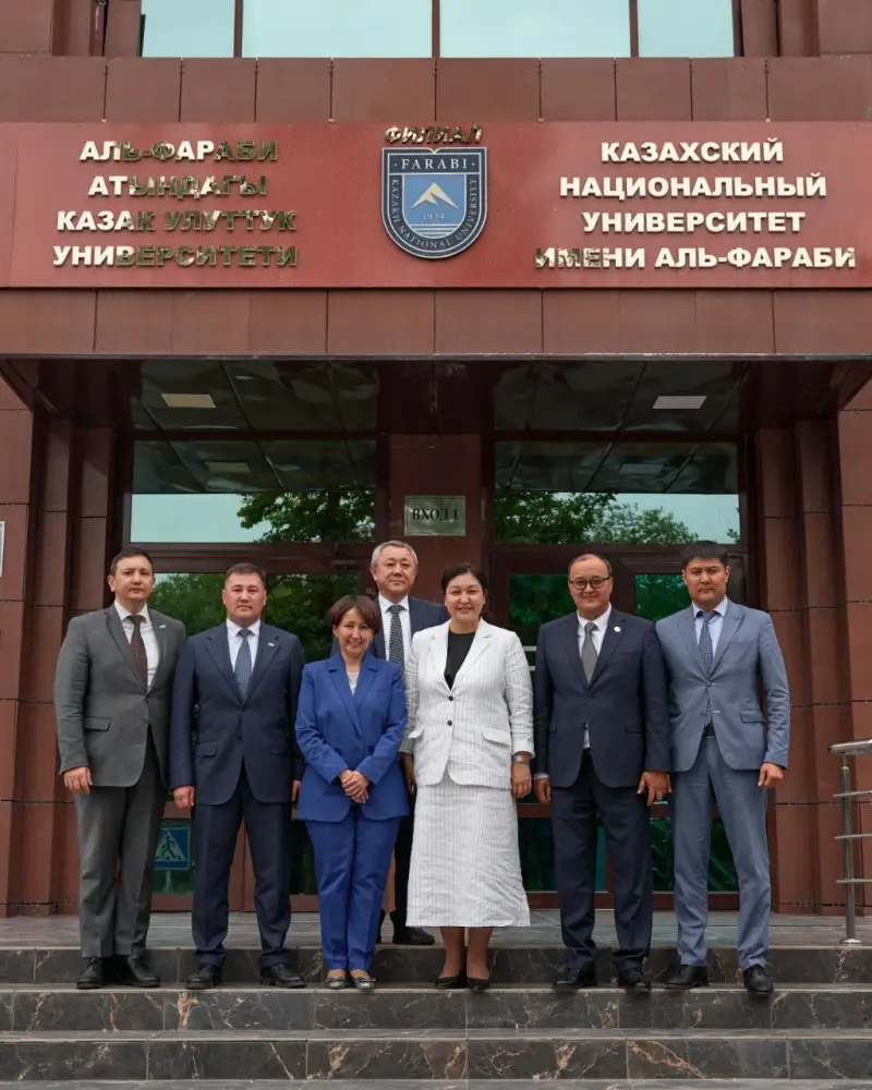 В Бишкеке обсудили развитие филиала КазНУ имени аль-Фараби (6)