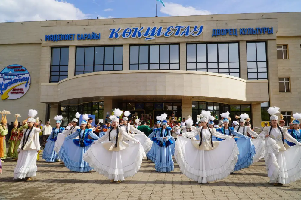 Кто унес ключи от новых автомобилей на празднике?