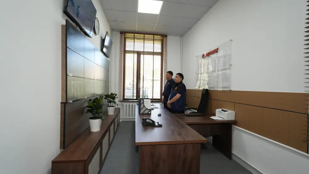 Министр по ЧС РК проверяет ход модернизации здания РГП "Резерв" в Астане