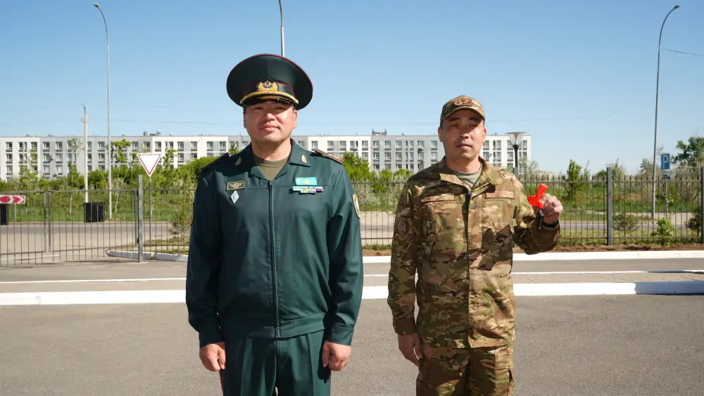 Глава МЧС вручил ключи от новой техники (7)