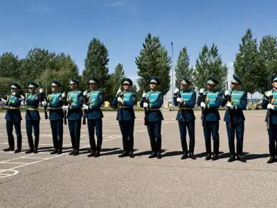 В Астане прошел военно-патриотический сбор молодежи «Айбын-2026» (4)