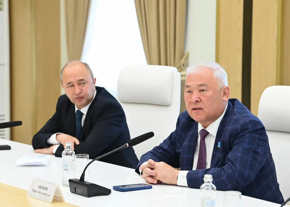 Глава региона встретился с директором Аризонского института геномики Родом Вингом (3)