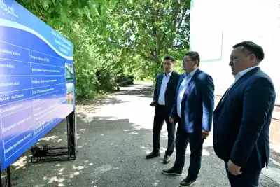Аким области осмотрел здание бывшего детского дома в селе Науалы (2)