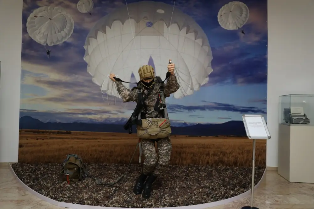 Более 50 тысяч экспонатов: музеи Минобороны знакомят посетителей с военной историей страны (3)