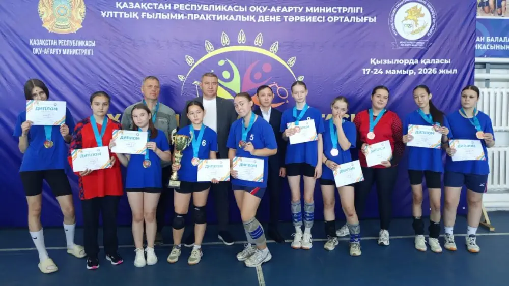 Школьницы из Караганды завоевали бронзу на республиканском турнире по гандболу в Казахстане