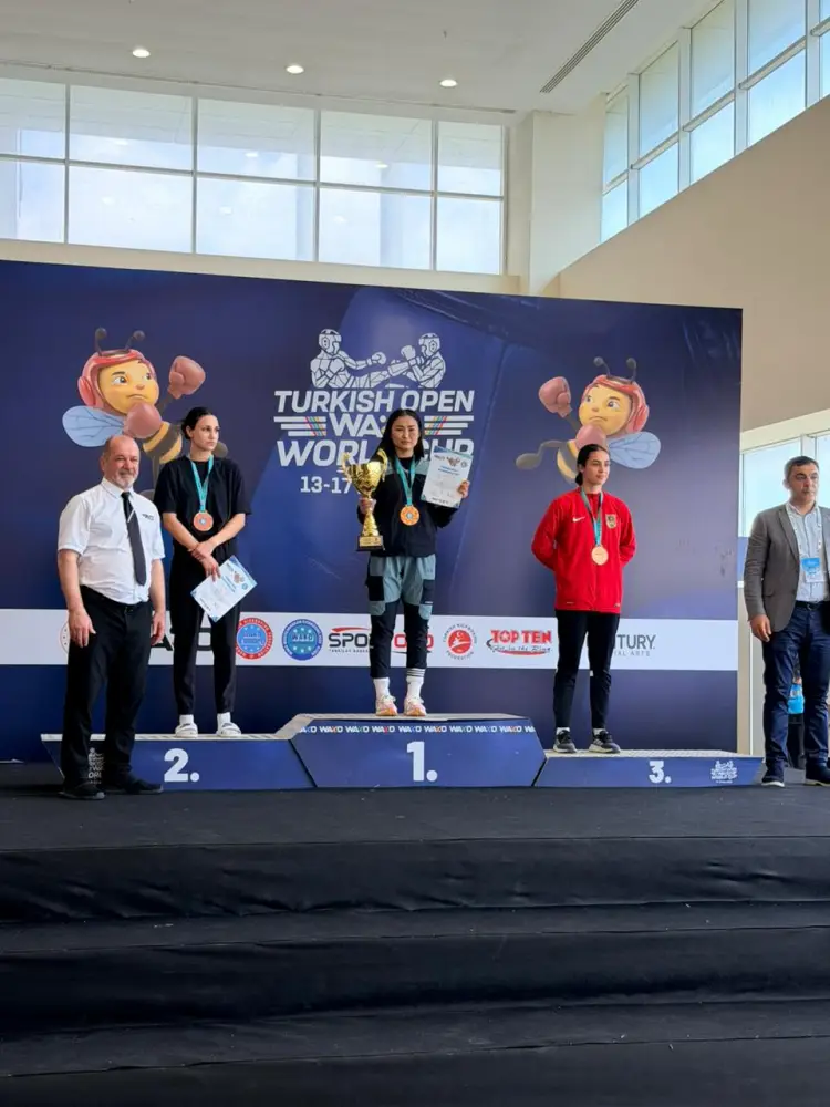 Чемпионка мира по кикбоксингу из ВКО