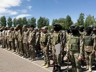 В Астане прошел военно-патриотический сбор молодежи «Айбын-2026» (7)
