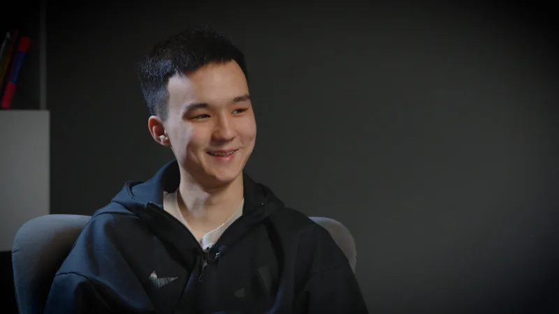 Казахстанский киберспортсмен mo0N: как звезда PGL Astana взмыла к небесам, сражаясь с Falcons на арене CS2
