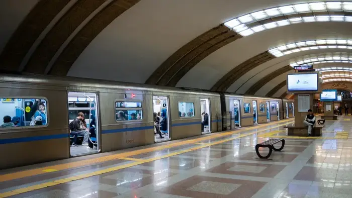 Депутат Сената Галиаскар Сарыбаев требует проверки метро Алматы после задымления на станции