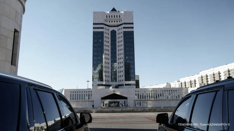 Грядущая отставка правительства и скандальное фото у Байтерека: главные новости 8 мая