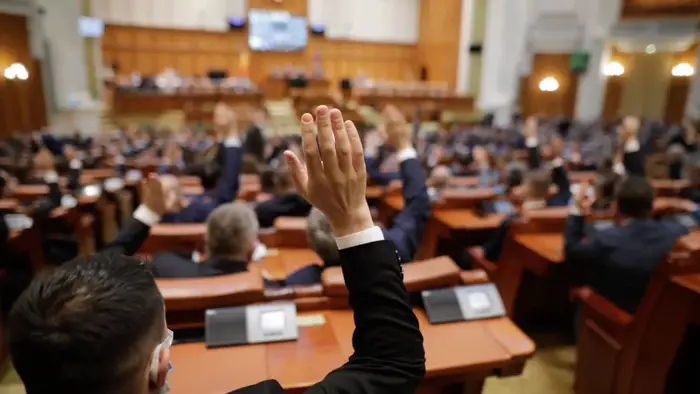 Румыния: Вотум недоверия проевропейскому правительству Боложана