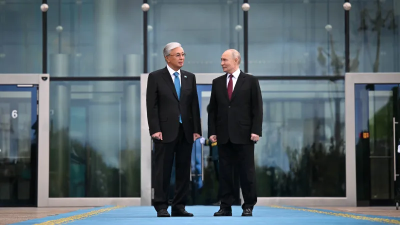 Путин в Казахстане: тигры, дубы и люди на первом плане